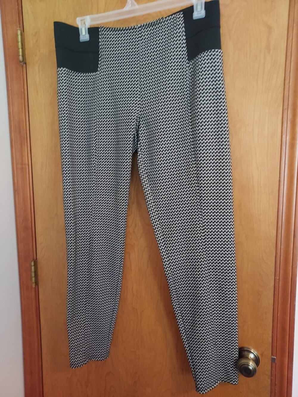 New Studio 253 Women Dress Slacks Chevron design pull on size XL Blended fabric